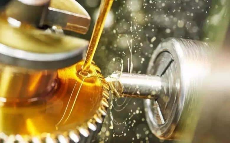 How to properly use lubricating oil in RV Reducer?